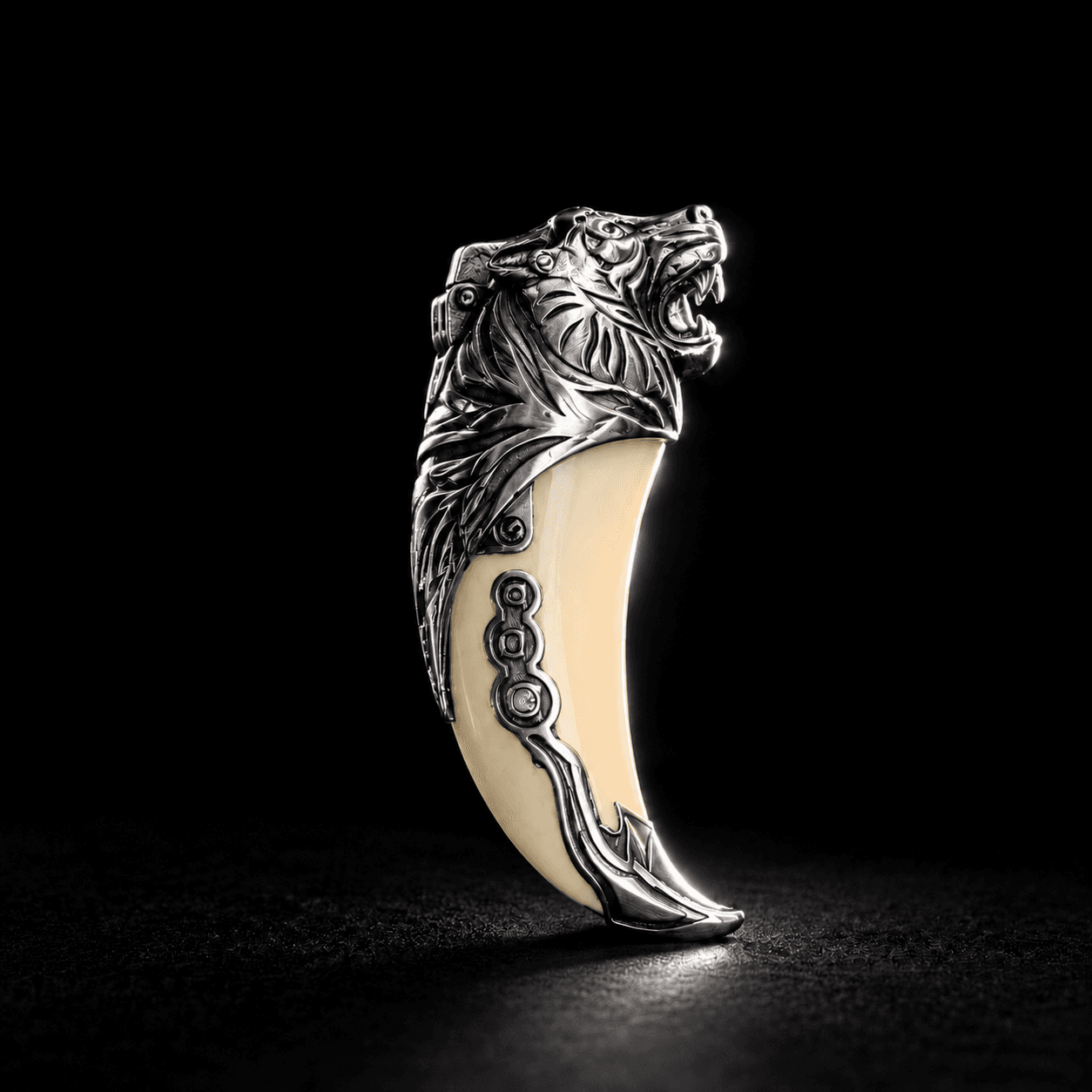 Fang Lighter