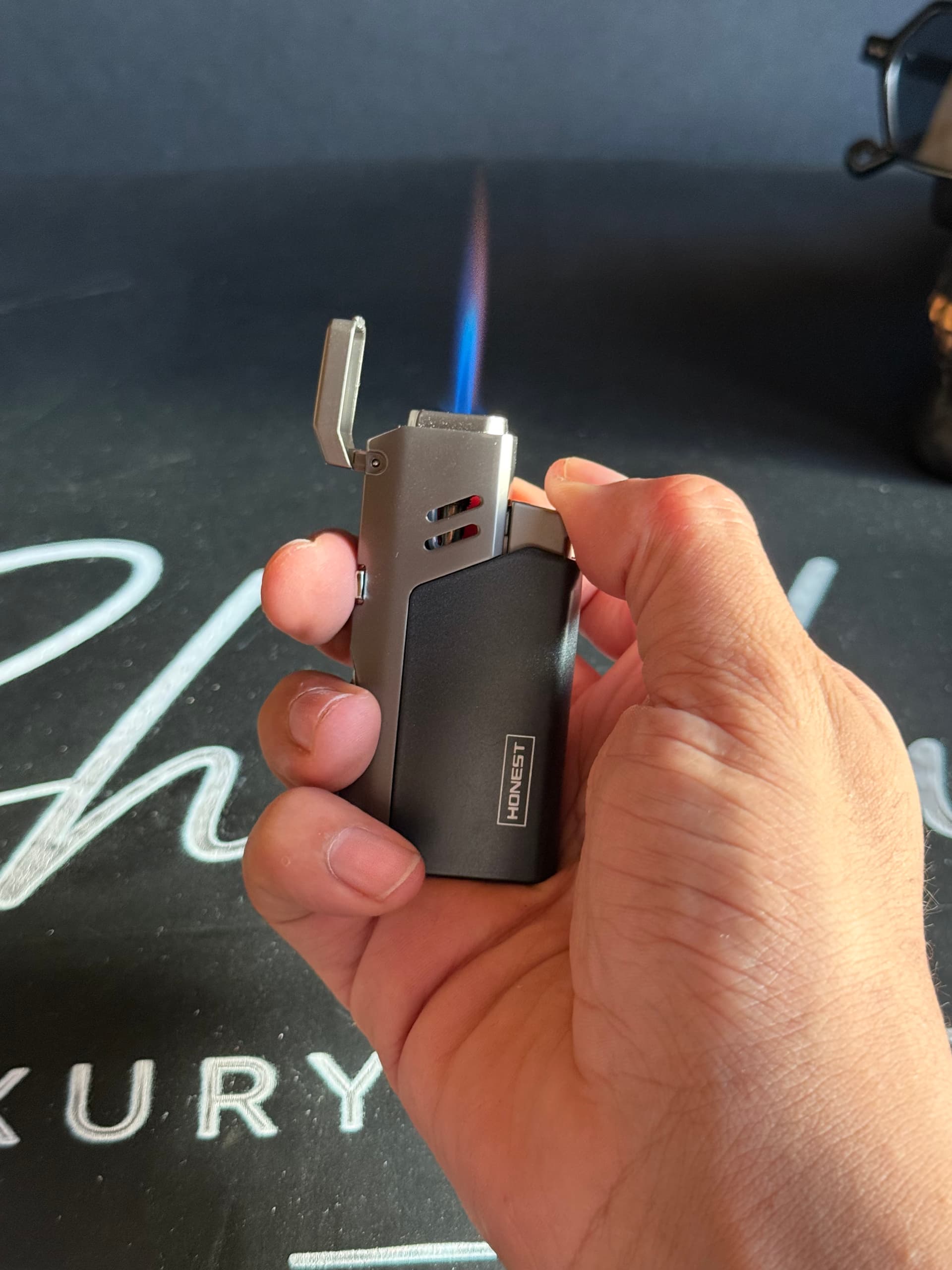 Honest Cigar Lighter