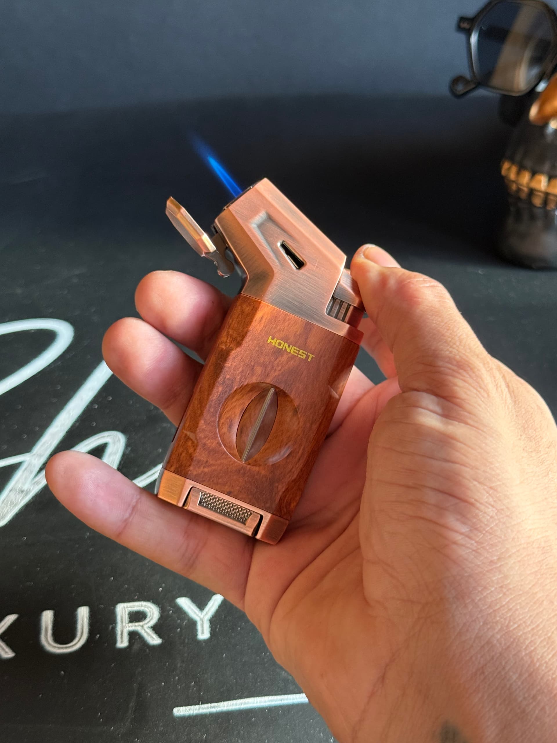 Honest Cigar Lighter + Cigar Cutter