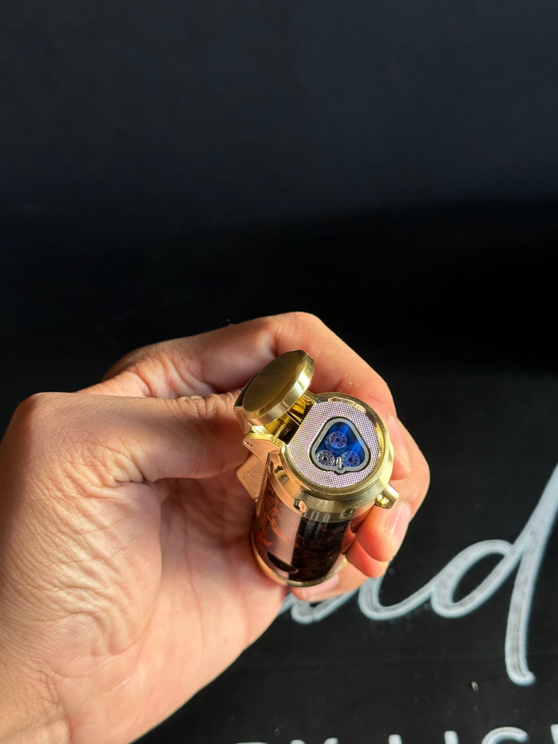 Honest Cigar Lighter