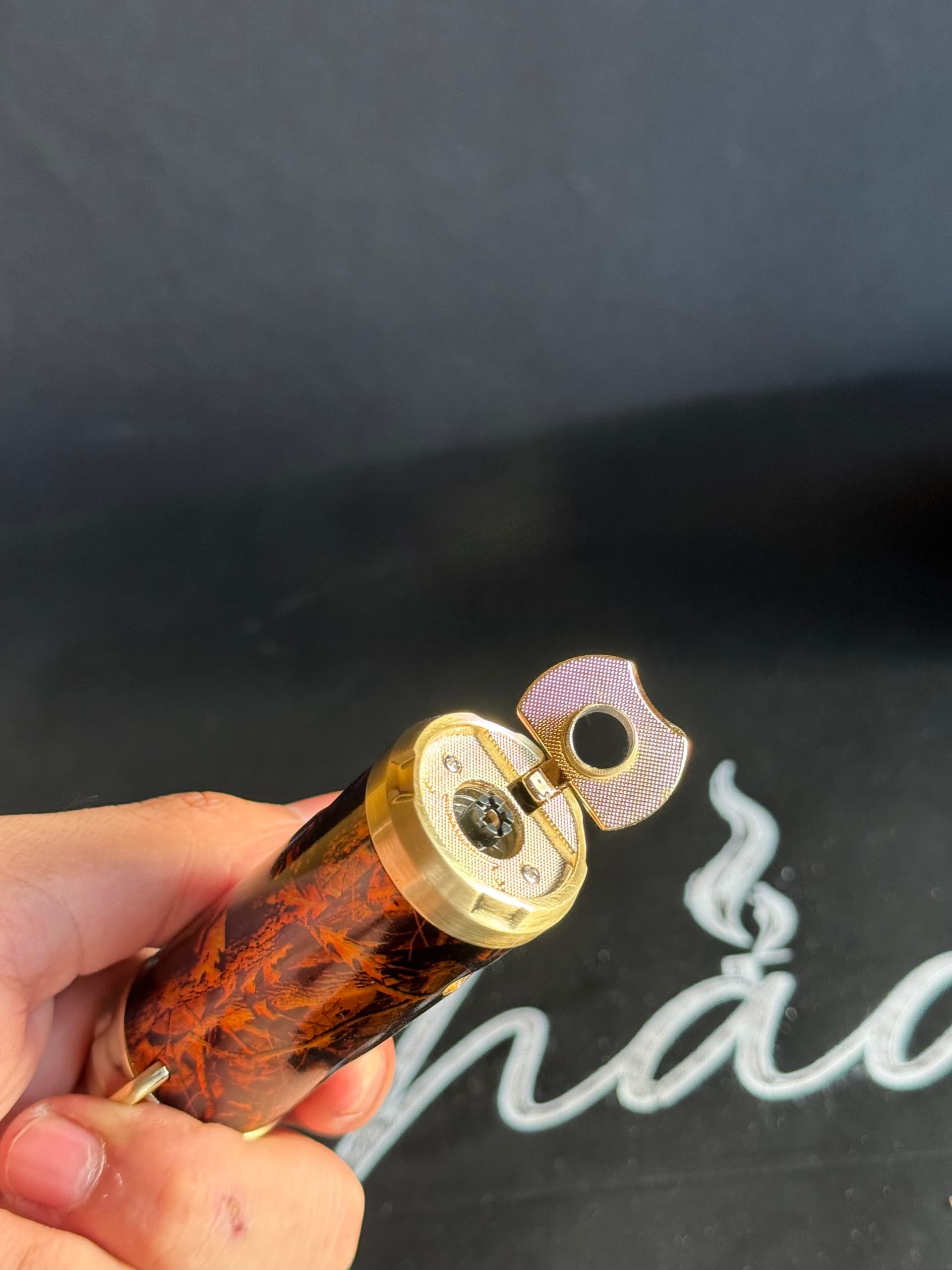 Honest Cigar Lighter