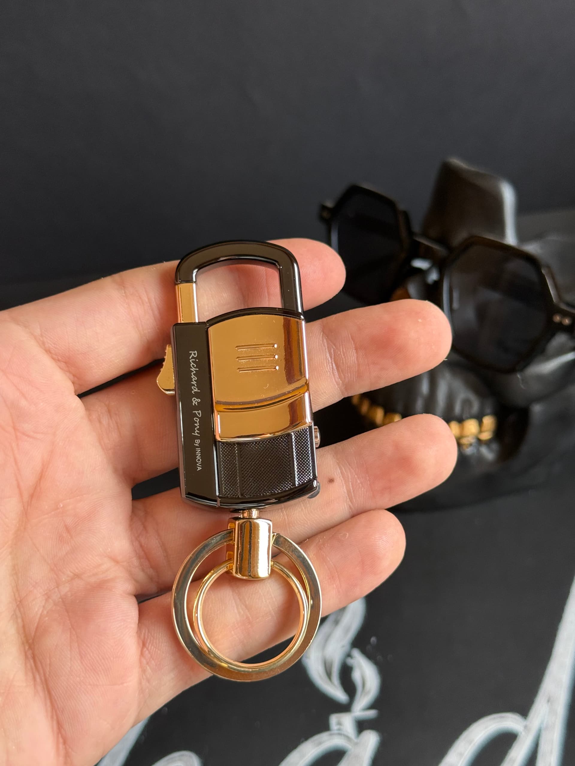 Medallion Lighter