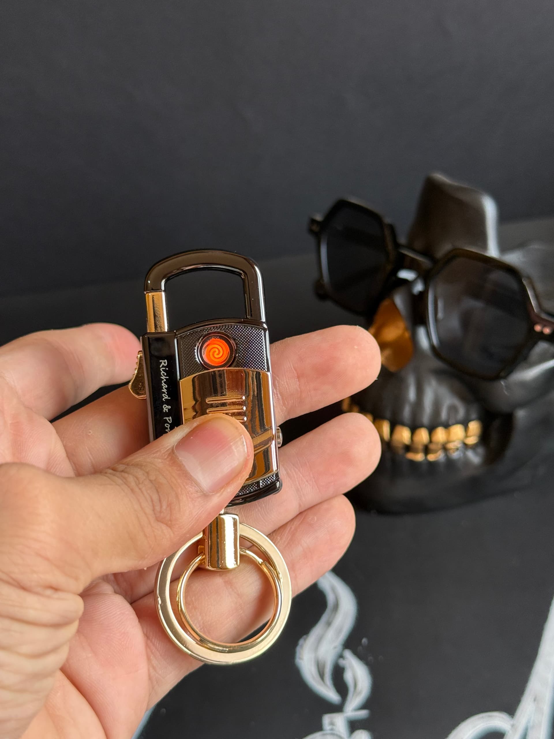 Medallion Lighter